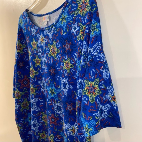 LulaRoe Blue Patterned Top - Size Large - Picture 6 of 10